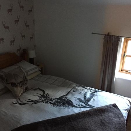 Lodge At Lochside Bridgend of Lintrathen Bagian luar foto