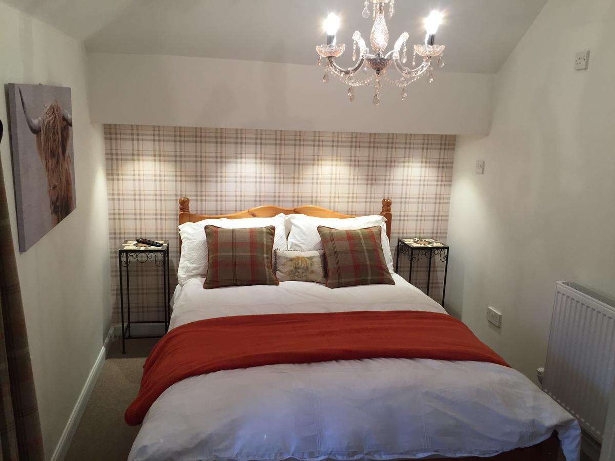 Lodge At Lochside Bridgend of Lintrathen Bagian luar foto