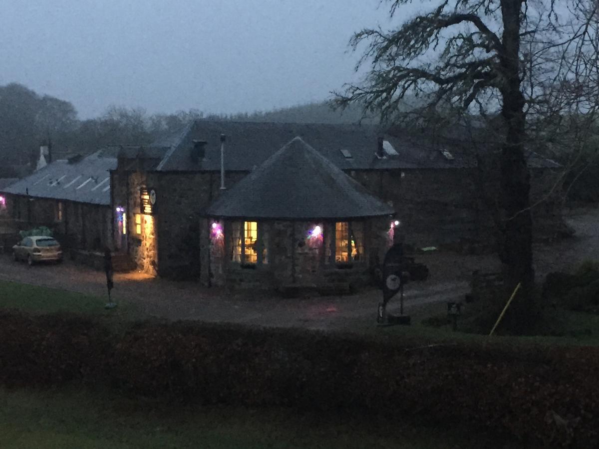 Lodge At Lochside Bridgend of Lintrathen Bagian luar foto