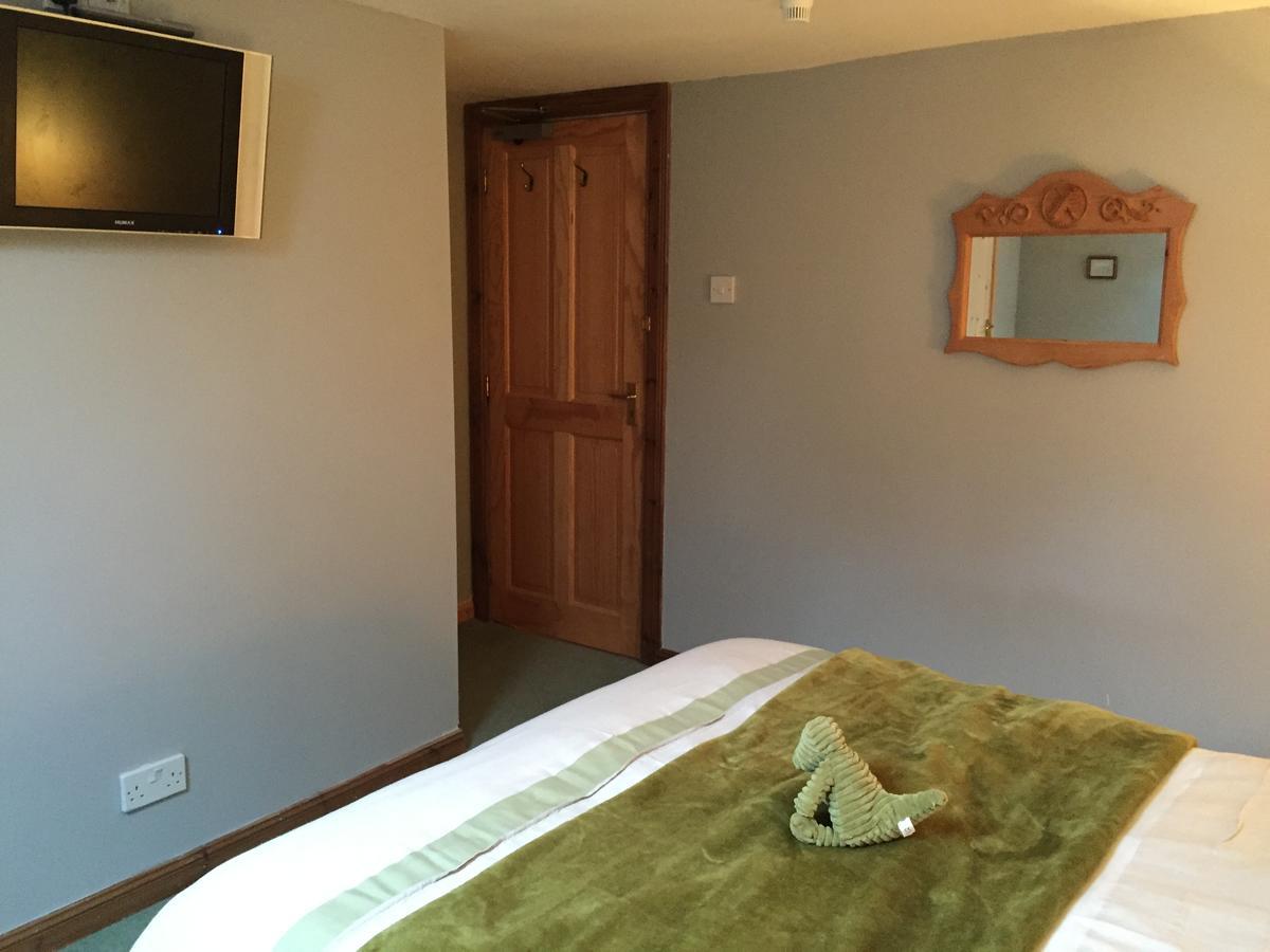 Lodge At Lochside Bridgend of Lintrathen Bagian luar foto