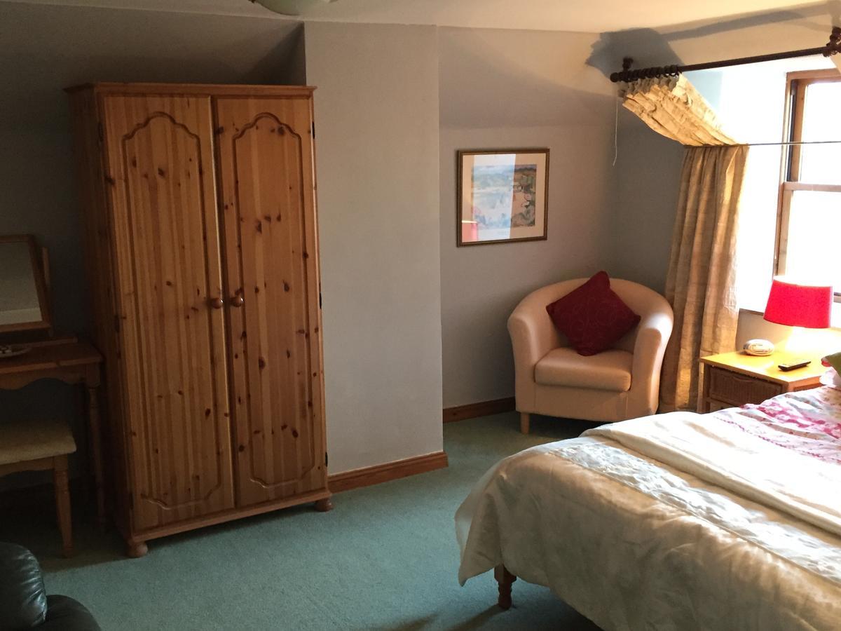 Lodge At Lochside Bridgend of Lintrathen Bagian luar foto